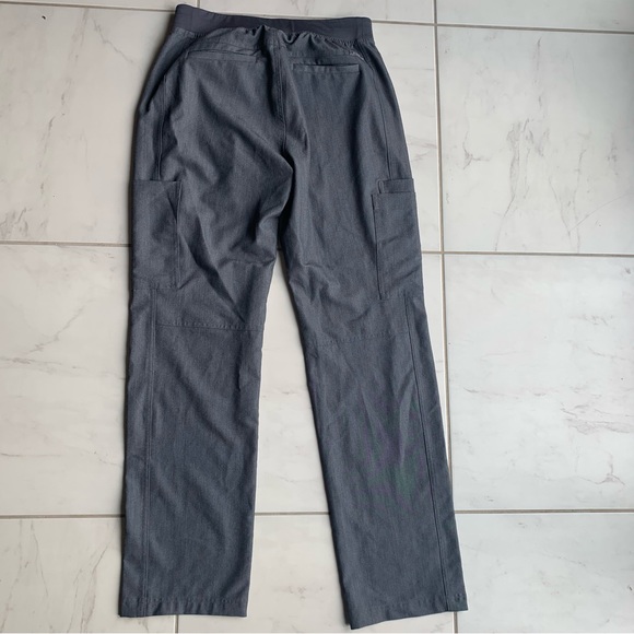 Figs mens grey scrub set. Axim cargo pants Chisec three pocket scrub top small - Picture 8 of 10